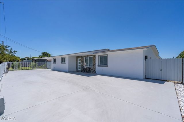 2900 NW 179th ST, Miami Gardens, FL 33056