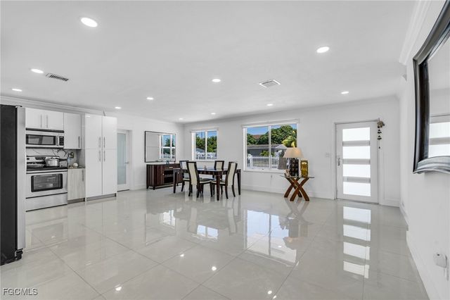 2900 NW 179th ST, Miami Gardens, FL 33056