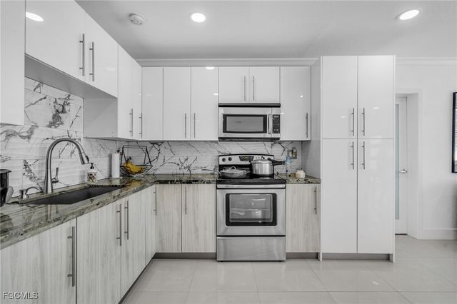 2900 NW 179th ST, Miami Gardens, FL 33056