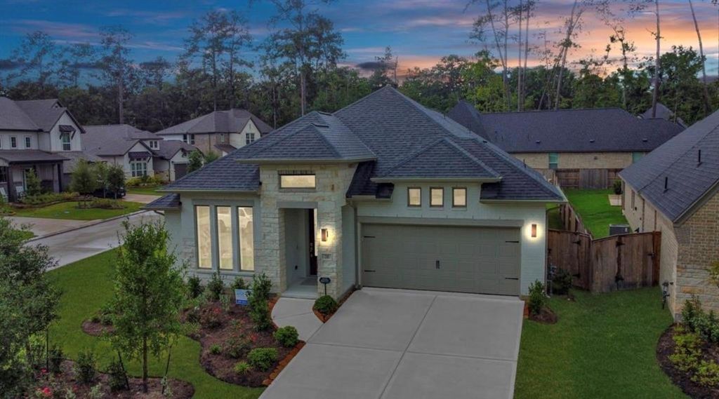 210 West Netleaf Court, Montgomery, TX 77316