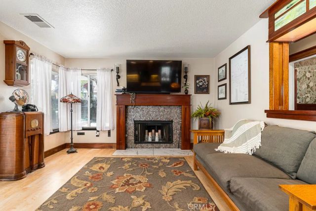 2693 W La Morada Drive, Rialto, CA 92377