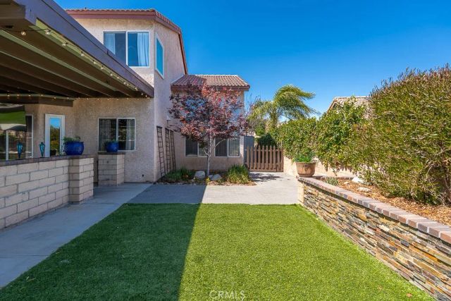 2693 W La Morada Drive, Rialto, CA 92377