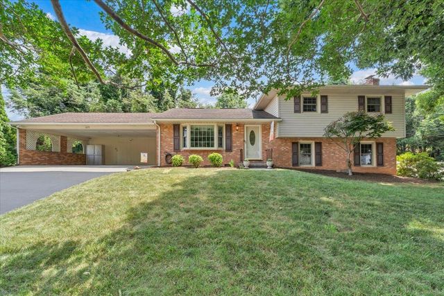 3175 Galloway DR, Roanoke, VA 24018