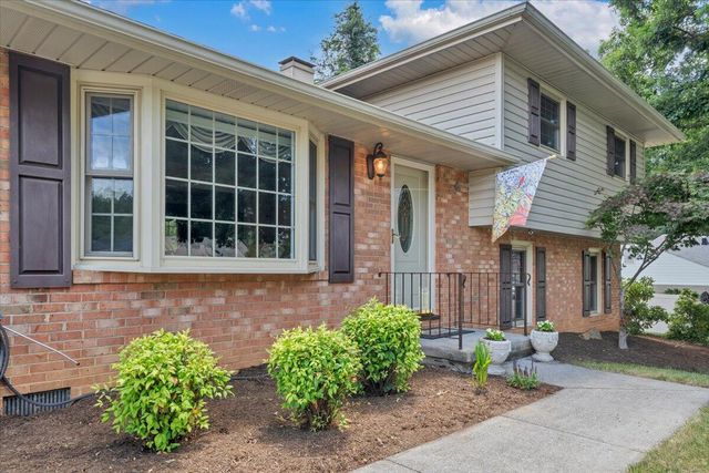 3175 Galloway DR, Roanoke, VA 24018