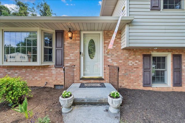 3175 Galloway DR, Roanoke, VA 24018