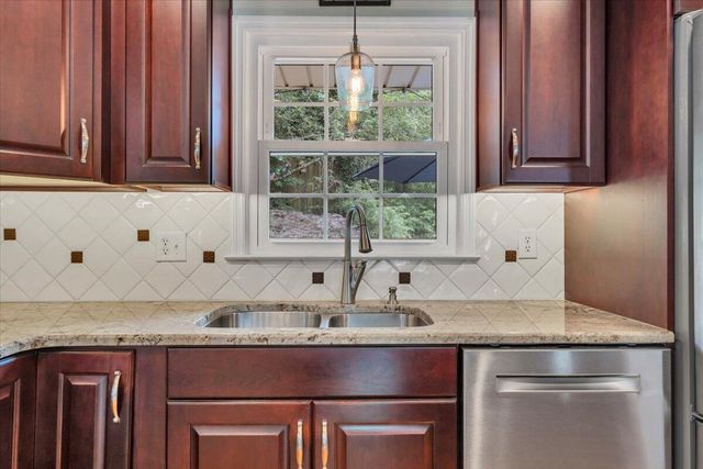 3175 Galloway DR, Roanoke, VA 24018