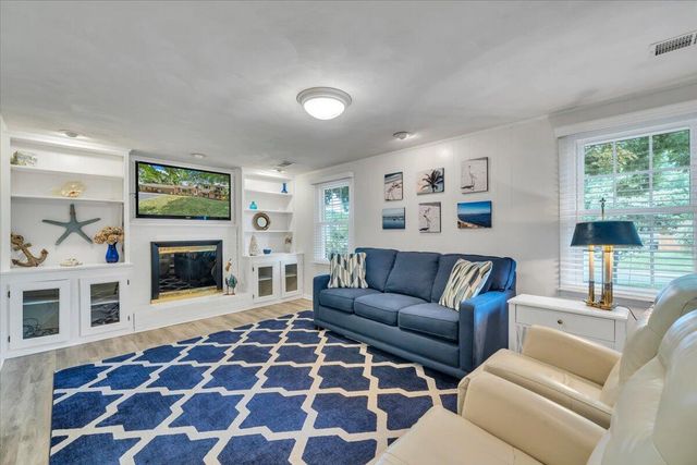 3175 Galloway DR, Roanoke, VA 24018