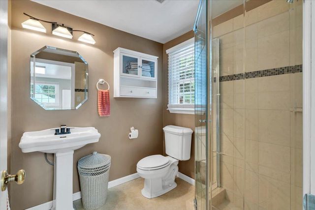 3175 Galloway DR, Roanoke, VA 24018