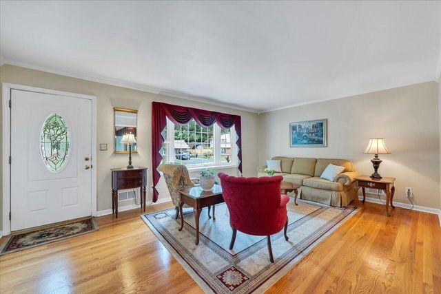 3175 Galloway DR, Roanoke, VA 24018