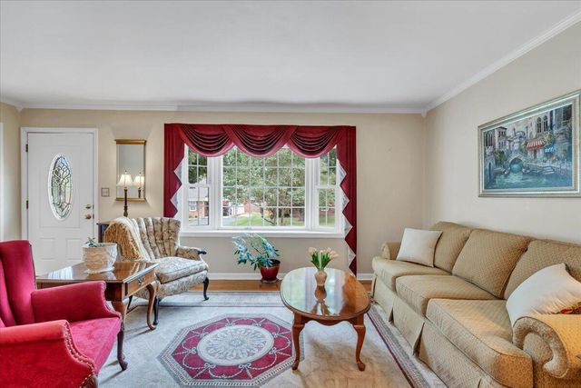 3175 Galloway DR, Roanoke, VA 24018
