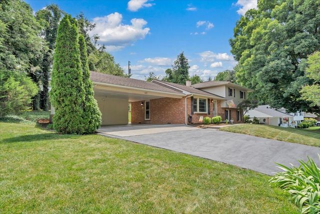 3175 Galloway DR, Roanoke, VA 24018