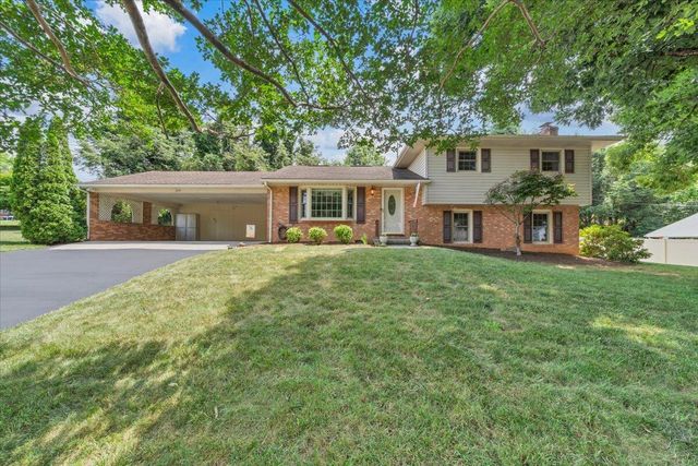 3175 Galloway DR, Roanoke, VA 24018