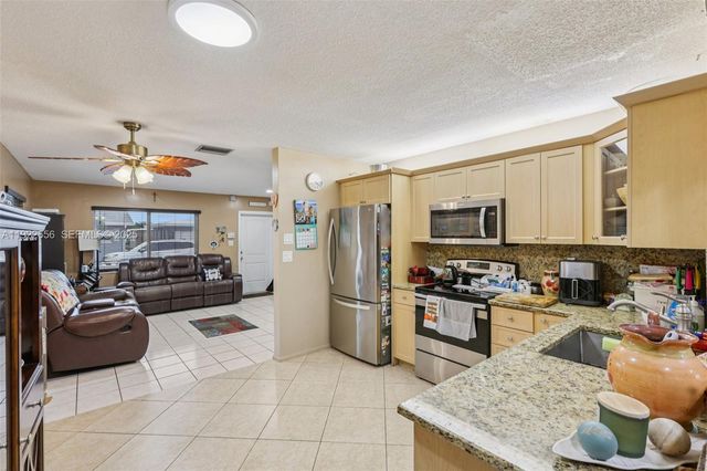 6003 NW 74th Ave, Tamarac, FL 33321