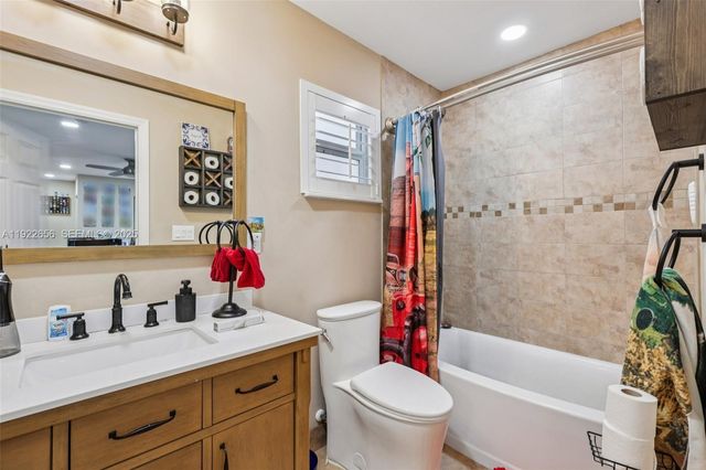 6003 NW 74th Ave, Tamarac, FL 33321