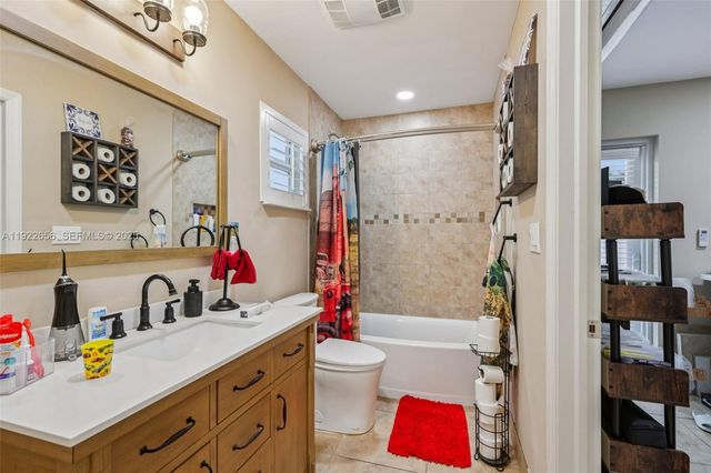 6003 NW 74th Ave, Tamarac, FL 33321