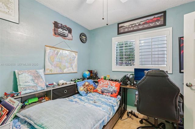 6003 NW 74th Ave, Tamarac, FL 33321