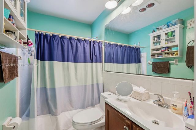 6003 NW 74th Ave, Tamarac, FL 33321