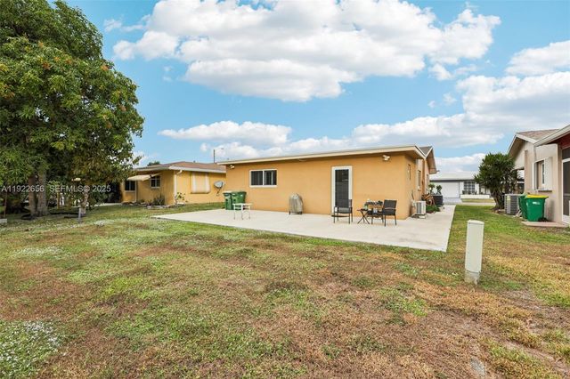 6003 NW 74th Ave, Tamarac, FL 33321