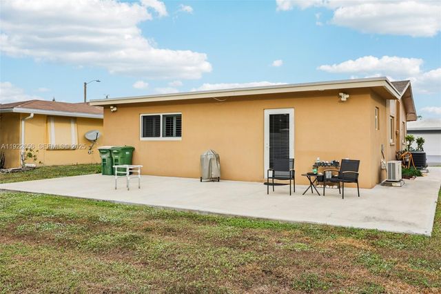 6003 NW 74th Ave, Tamarac, FL 33321