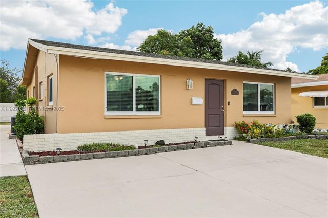 6003 NW 74th Ave, Tamarac, FL 33321