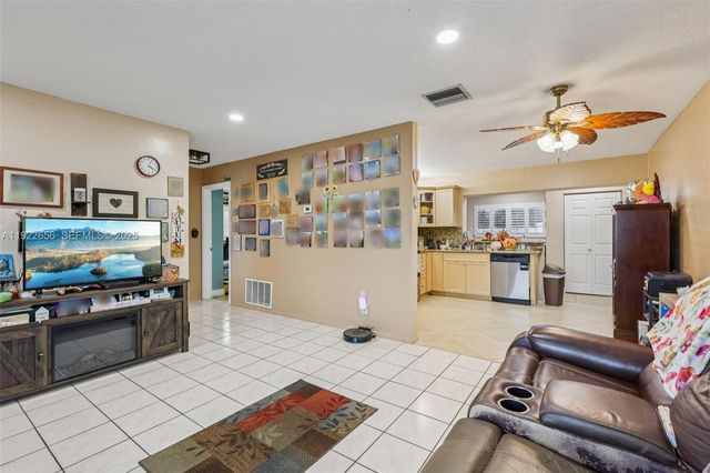 6003 NW 74th Ave, Tamarac, FL 33321