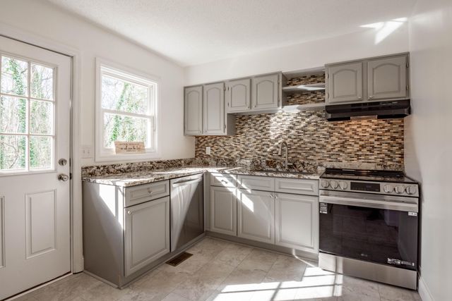 5 E Wotring Street, Rossville, GA 30741