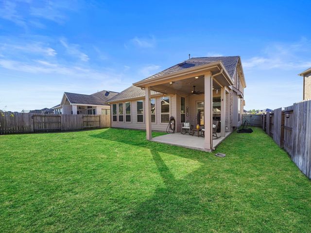 10267 Bayou Oaks Drive, Conroe, TX 77385