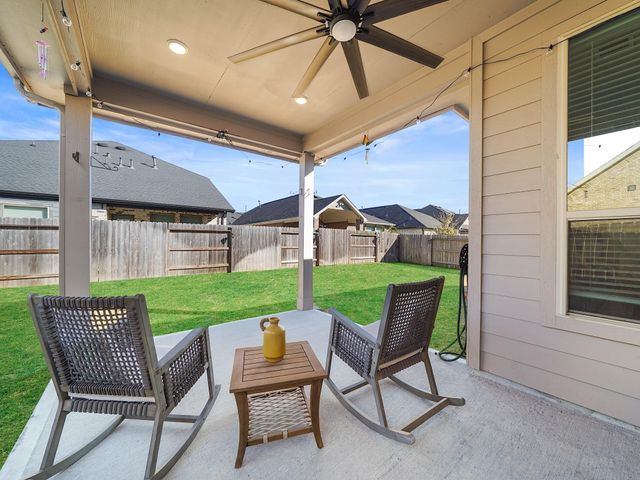 10267 Bayou Oaks Drive, Conroe, TX 77385