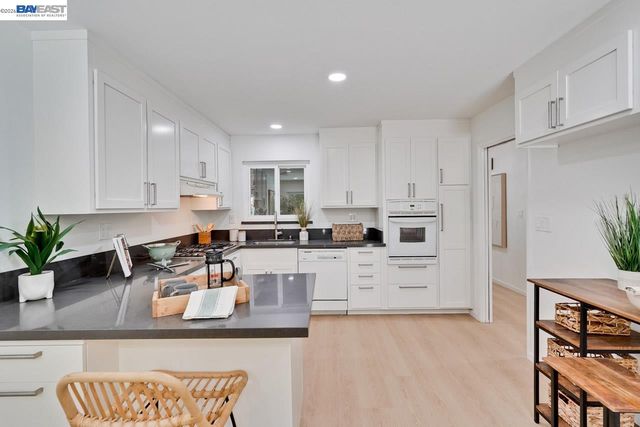 997 Ilima Way, Palo Alto, CA 94306