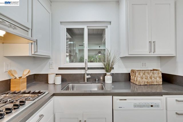 997 Ilima Way, Palo Alto, CA 94306