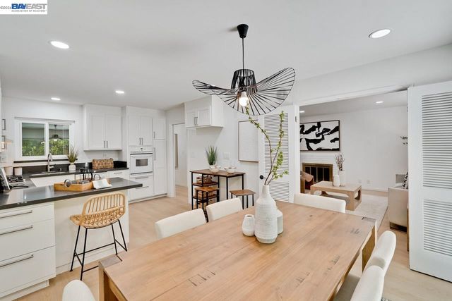 997 Ilima Way, Palo Alto, CA 94306