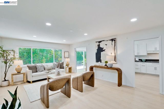 997 Ilima Way, Palo Alto, CA 94306
