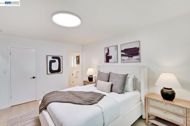 997 Ilima Way, Palo Alto, CA 94306