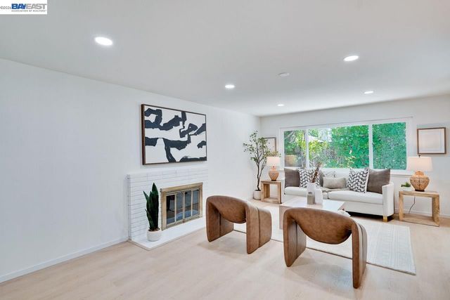 997 Ilima Way, Palo Alto, CA 94306