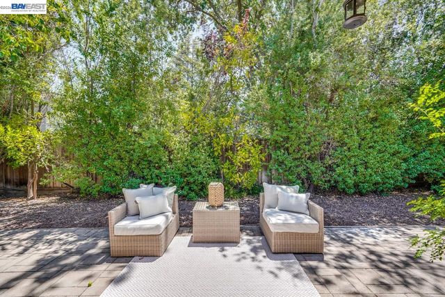 997 Ilima Way, Palo Alto, CA 94306