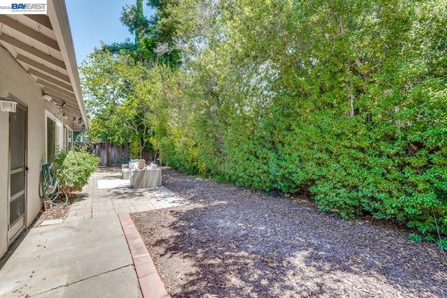 997 Ilima Way, Palo Alto, CA 94306