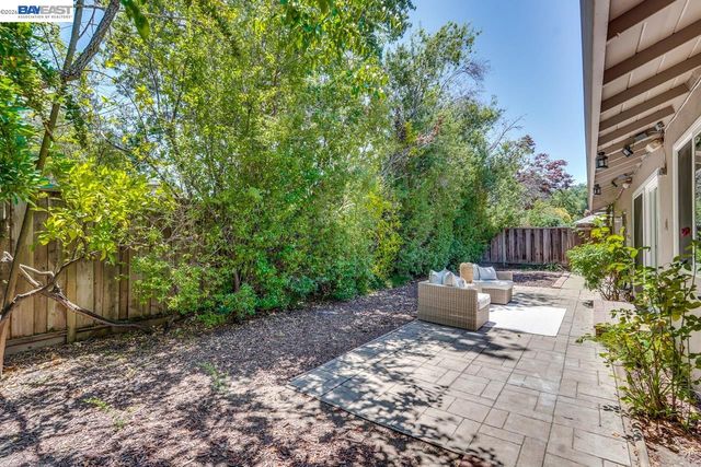 997 Ilima Way, Palo Alto, CA 94306