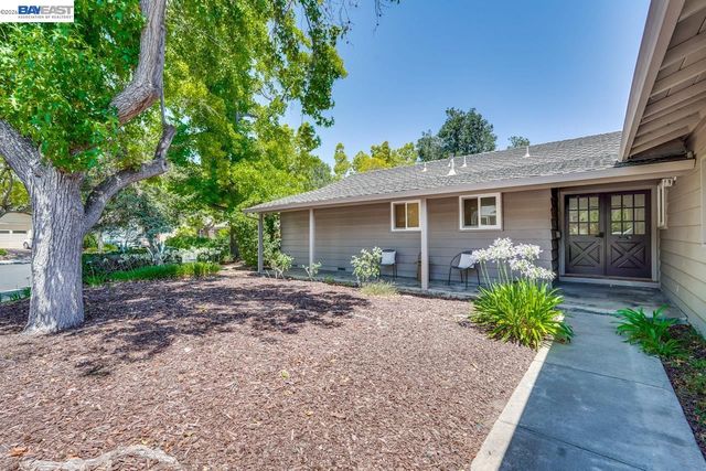 997 Ilima Way, Palo Alto, CA 94306