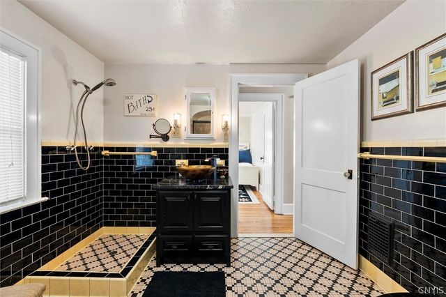 1 28th Avenue, Vienna, NY 13157