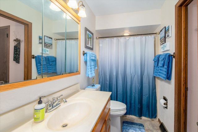 4360 SWALLOW BANKS LANE, Oshkosh, WI 54904