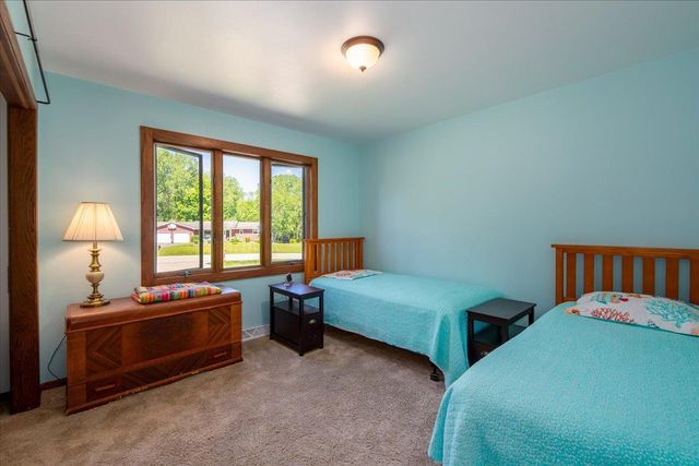 4360 SWALLOW BANKS LANE, Oshkosh, WI 54904