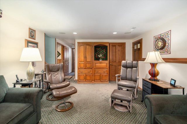 4360 SWALLOW BANKS LANE, Oshkosh, WI 54904