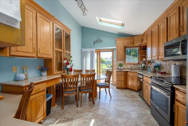 4360 SWALLOW BANKS LANE, Oshkosh, WI 54904