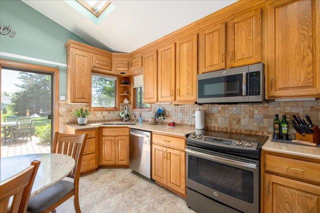 4360 SWALLOW BANKS LANE, Oshkosh, WI 54904