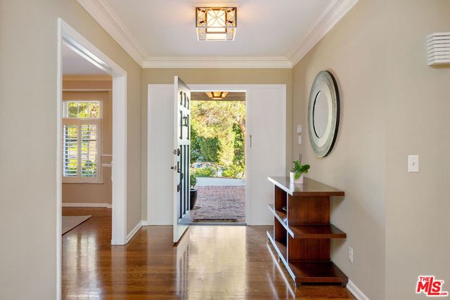 723 N Sierra Drive, Beverly Hills, CA 90210