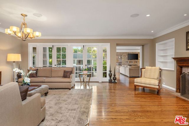 723 N Sierra Drive, Beverly Hills, CA 90210