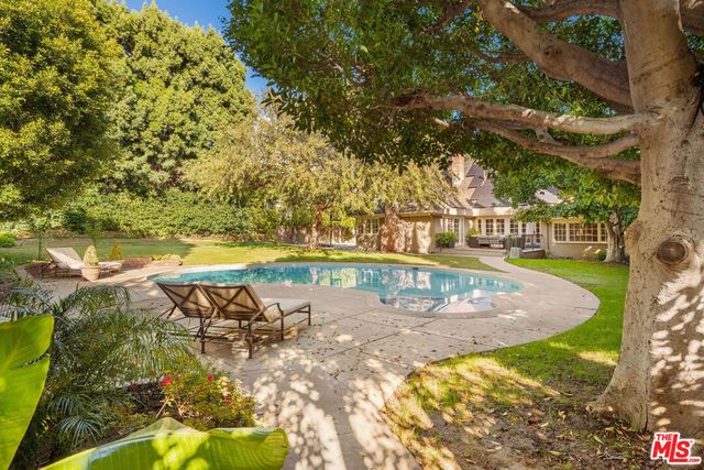 723 N Sierra Drive, Beverly Hills, CA 90210