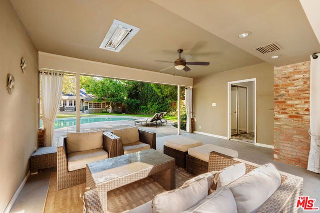 723 N Sierra Drive, Beverly Hills, CA 90210