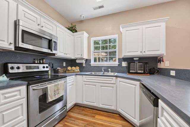 1772 Kenwood Road, Manning, SC 29102