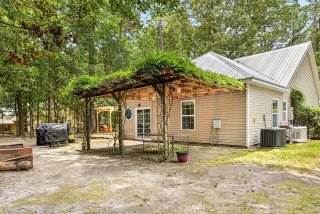 1772 Kenwood Road, Manning, SC 29102